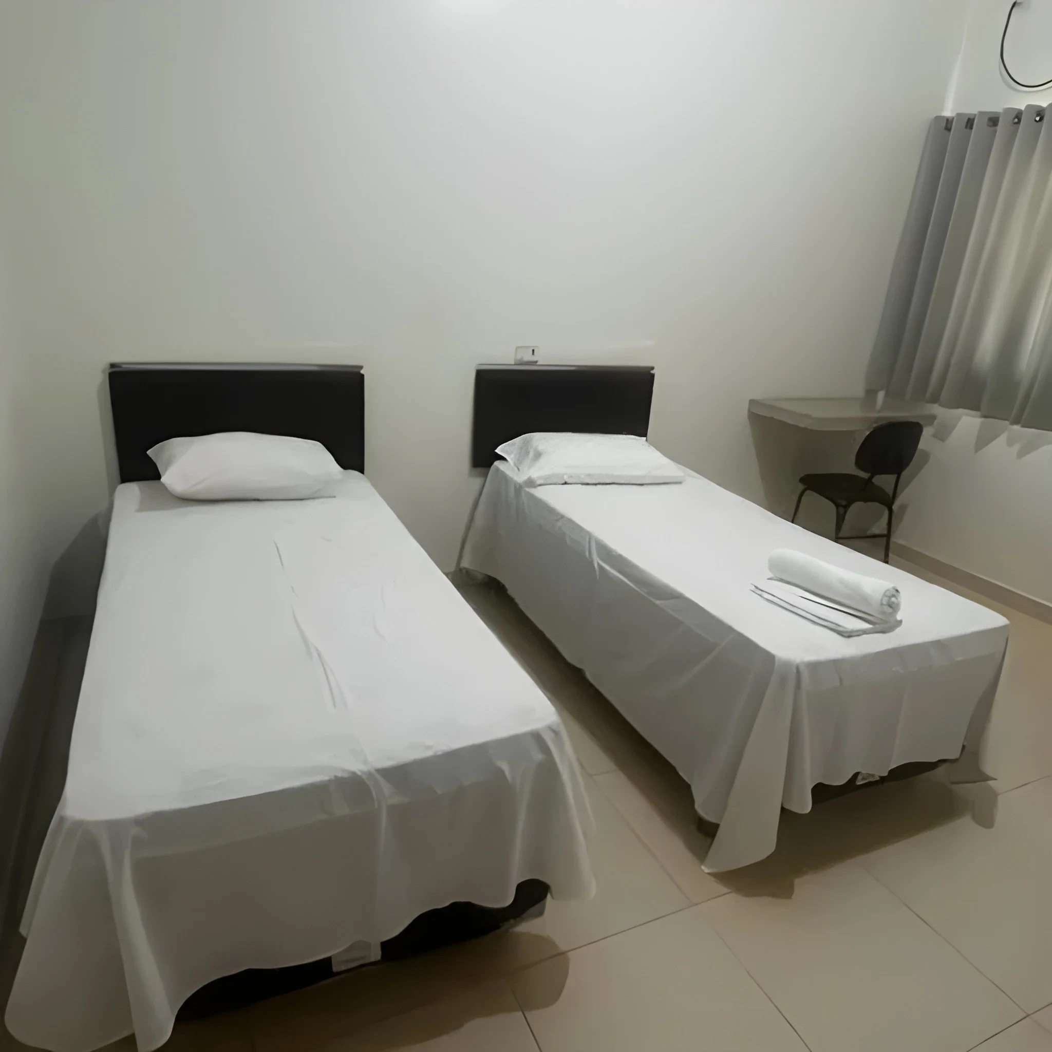 Quarto Duplo Twin 4
